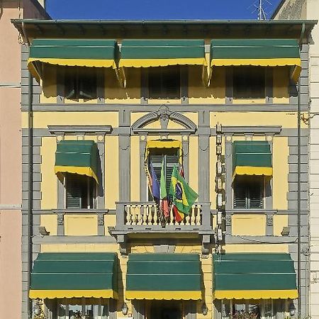Hotel Bahia Виареджо Экстерьер фото