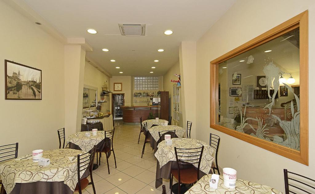 Hotel Bahia Виареджо Экстерьер фото