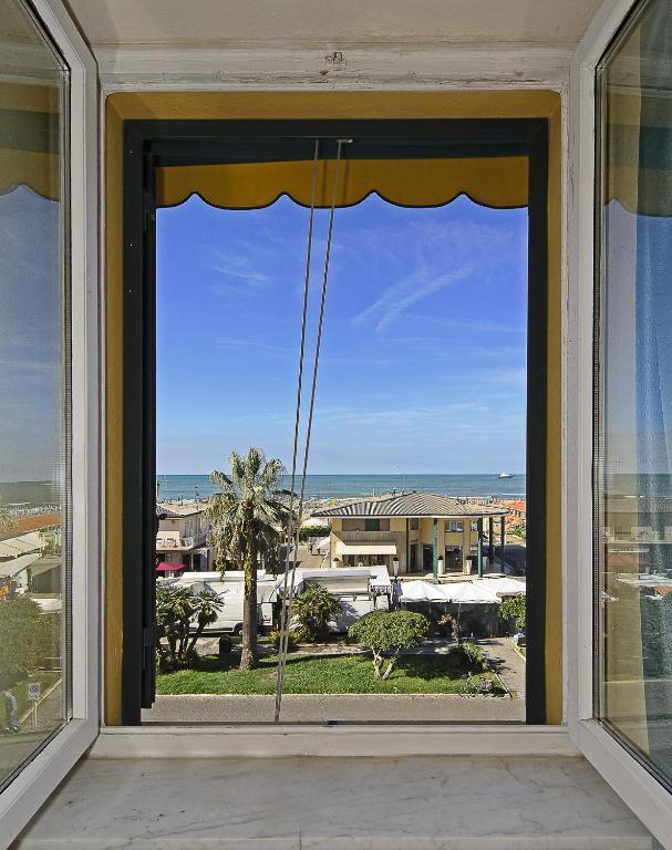 Hotel Bahia Виареджо Экстерьер фото